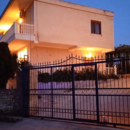 Arsen Apartments Sarandë 外观 照片