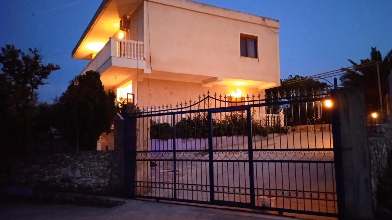 Arsen Apartments Sarandë 外观 照片